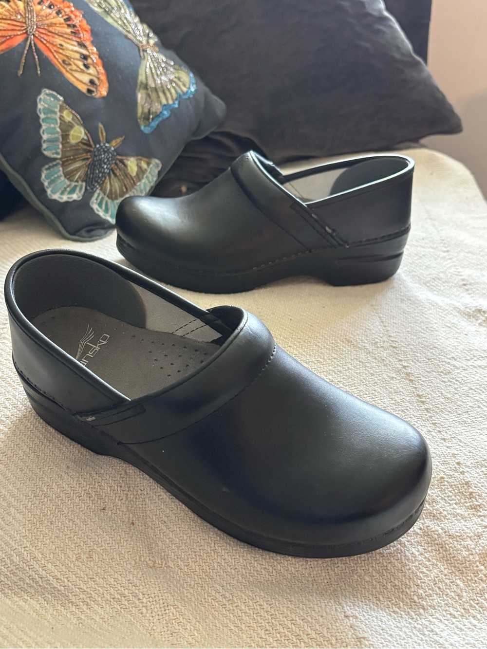 Dansko Professional Black Leather Clogs EU 39 US 8-8.5 Comfort Nursing Work Shoe